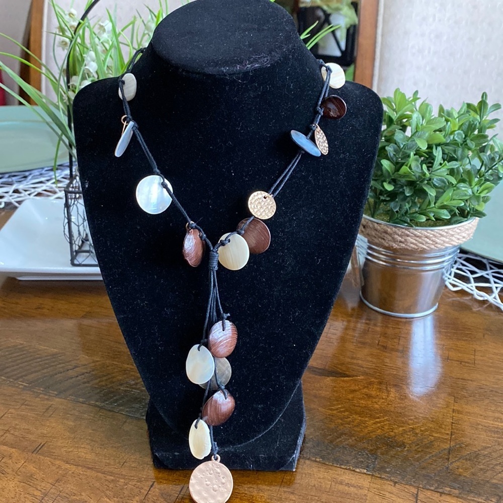 Cato Necklace